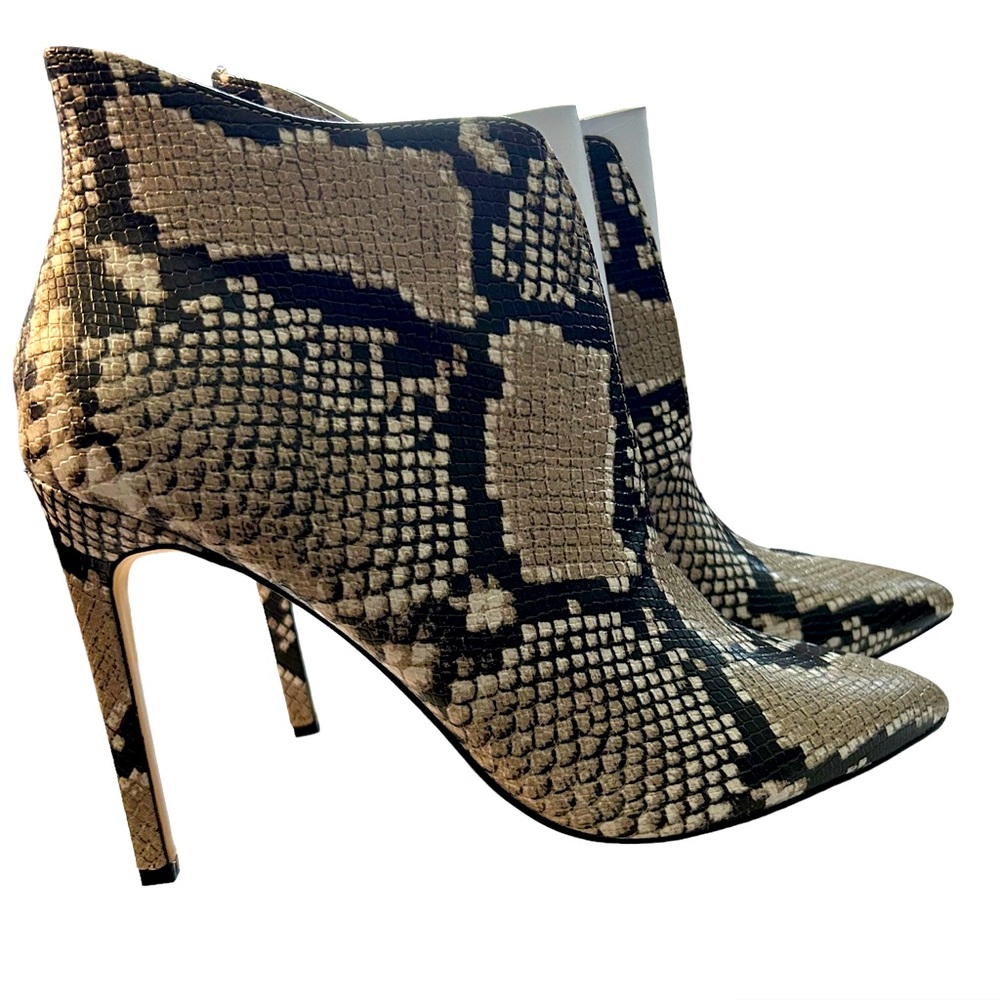 NWT Nine West SnakePrint Ankle Booties Size 9.5M
